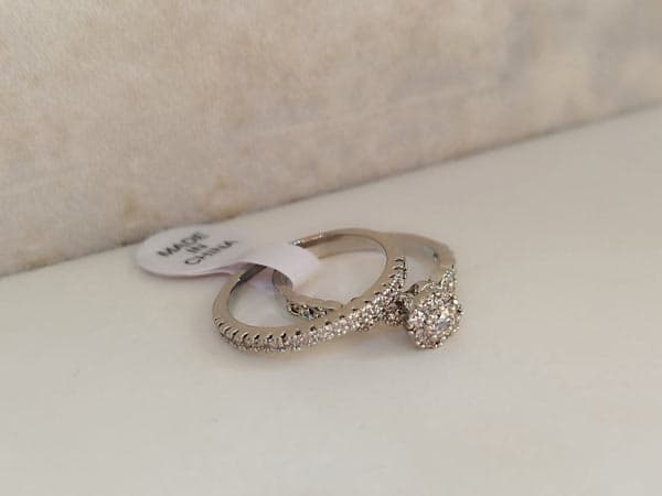 حلقه و پشت حلقه زنانه طرح نگینی کد 4 — تصویر ۲