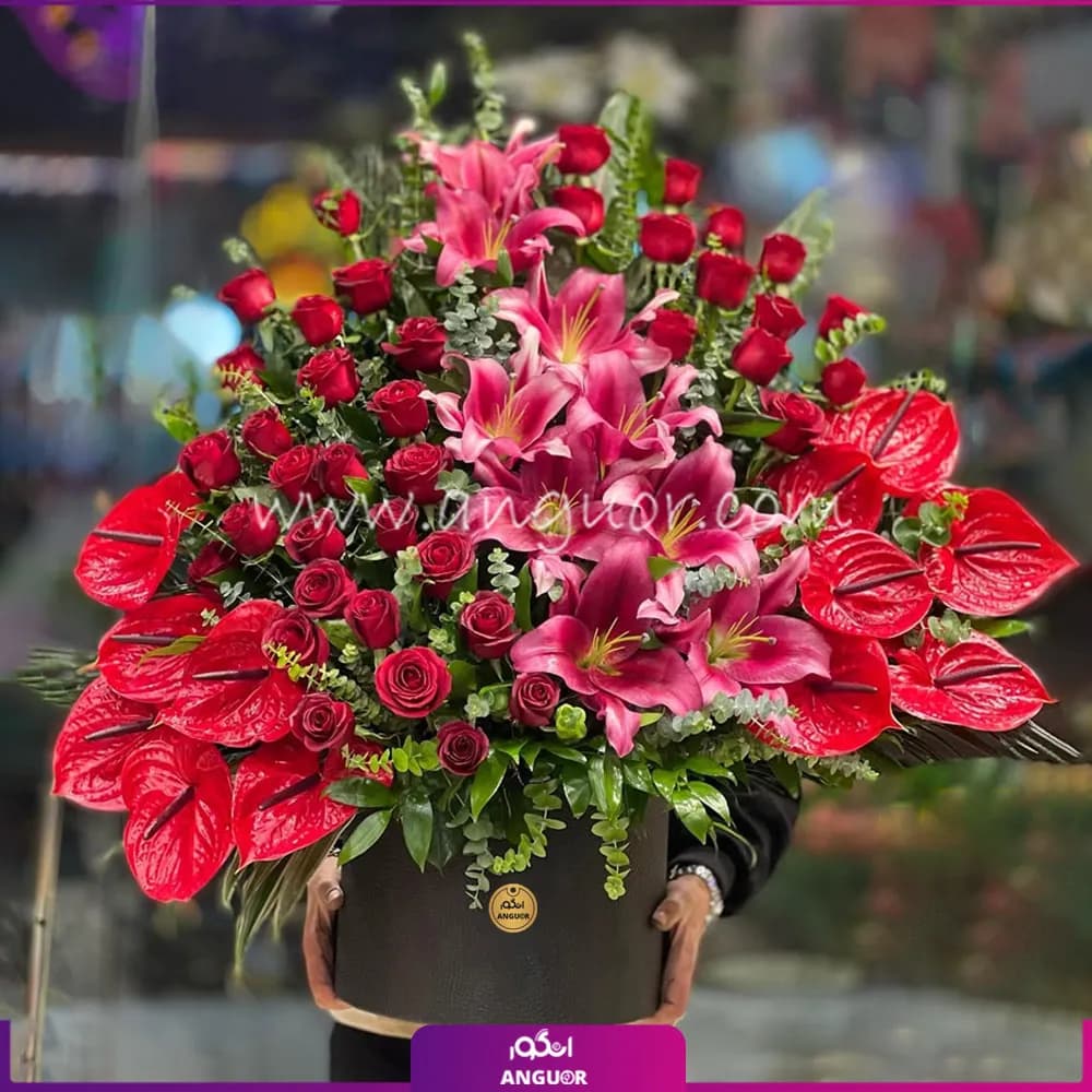 باکس گل عشق سرخ (رز ،آنتوریوم و لیلیوم)