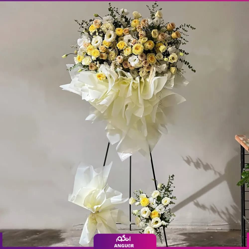 دسته گل قدی پایه‌دار آنمون و لیسیانتوس؛ تم طلایی خاص‌پسند