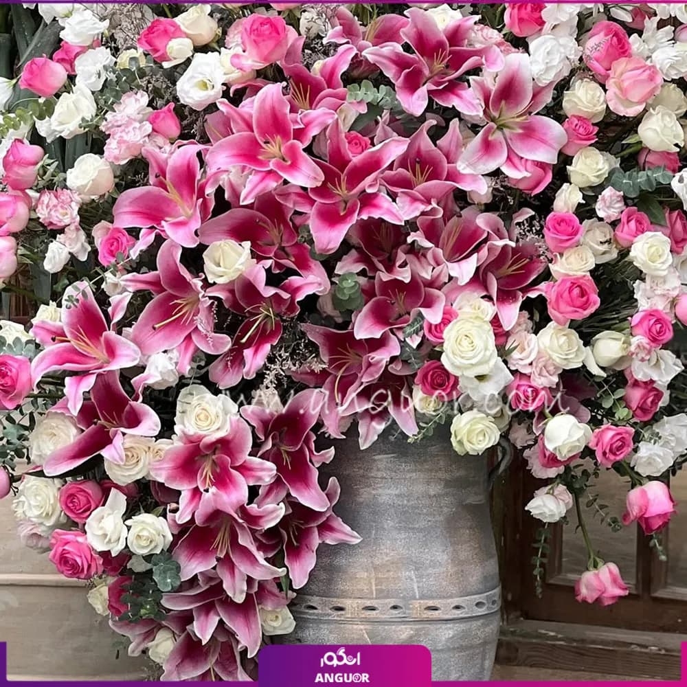 جام گل زمزمه عشق با گلهای لیلیوم و رز — تصویر ۲