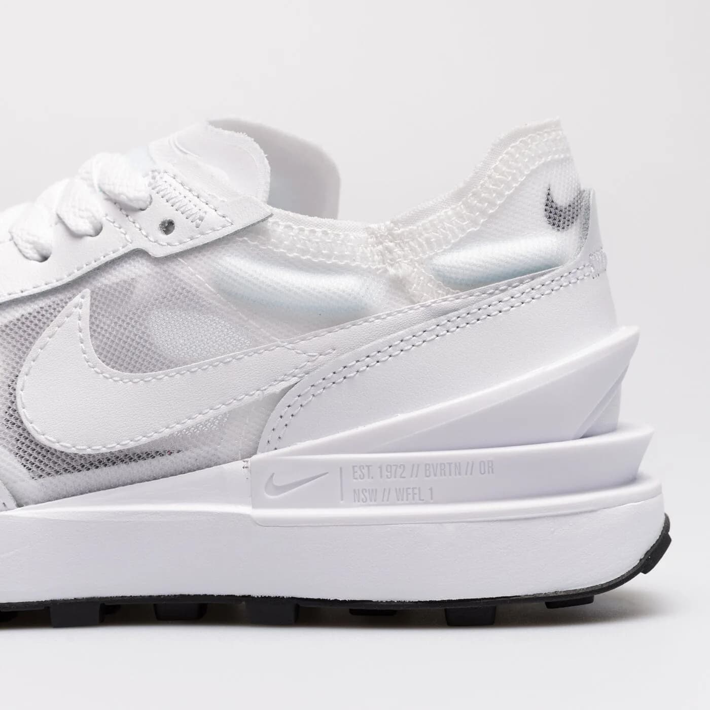 کفش دویدن Nike Waffle One – DC2533-103 — تصویر ۷