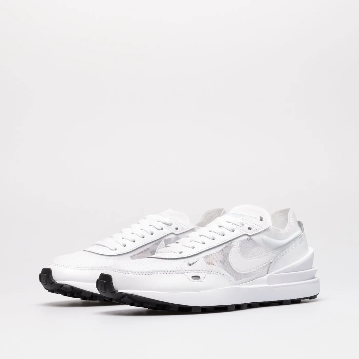 کفش دویدن Nike Waffle One – DC2533-103 — تصویر ۳