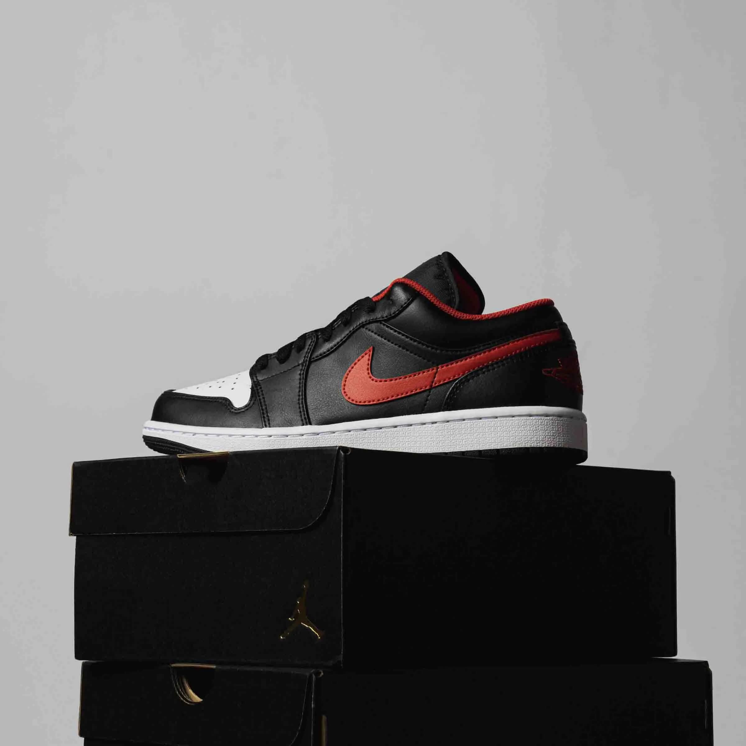کتونی Nike مدل Air Jordan 1 Low – 553558-063 — تصویر ۲