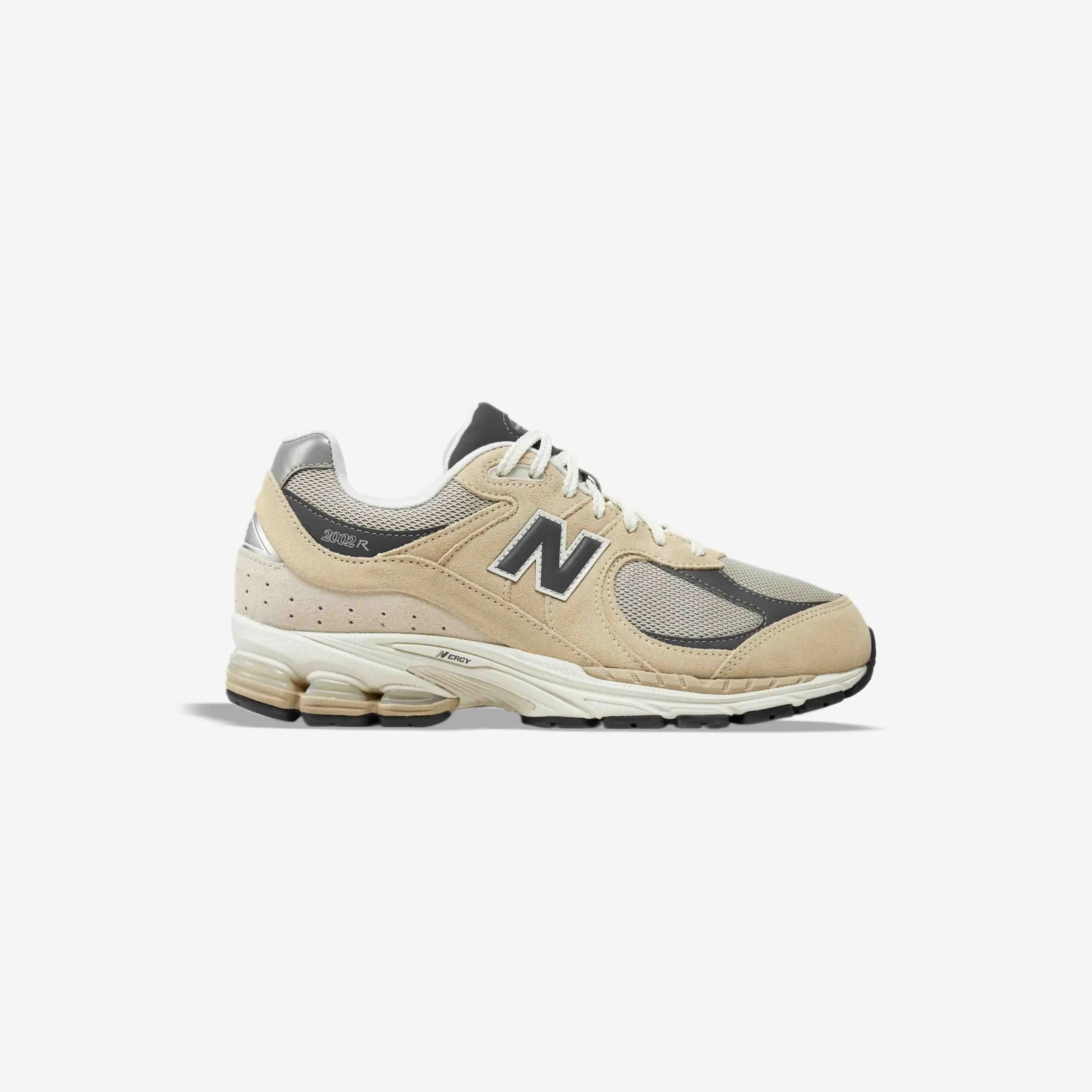 کتونی New Balance مدل 2002R – M2002RFA