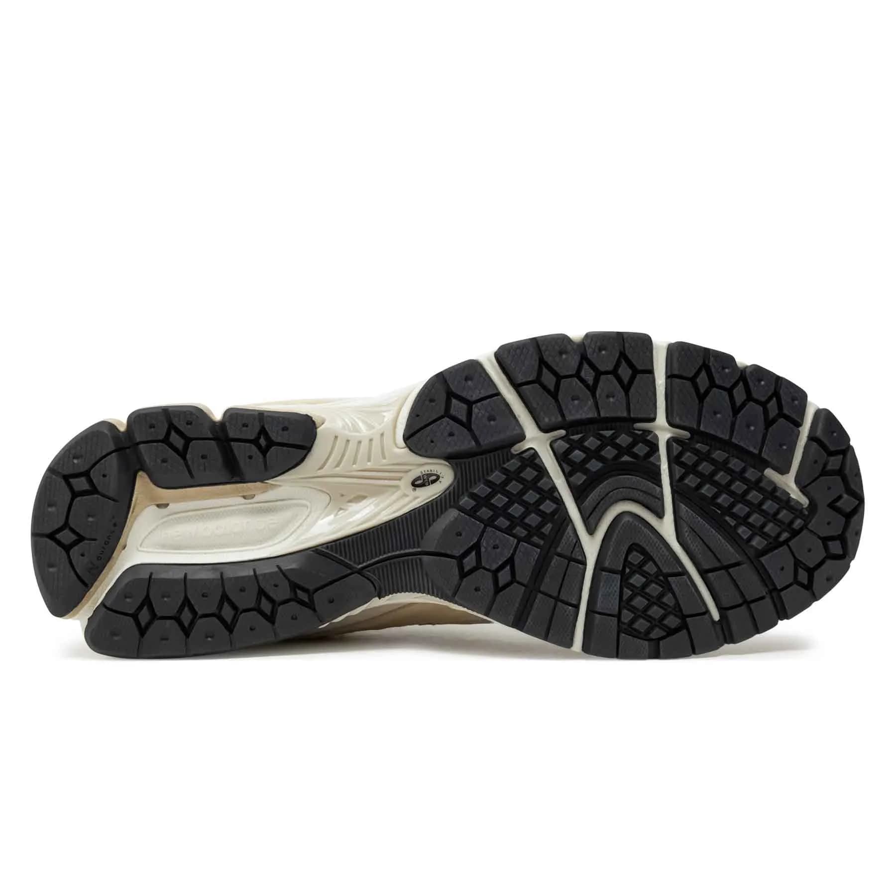 کتونی New Balance مدل 2002R – M2002RFA — تصویر ۴