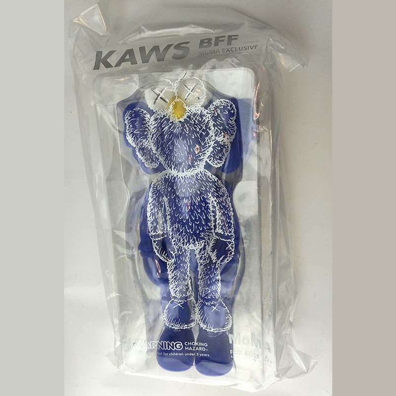 مجسمه کنارسالنی کاوز پشمالو Kaws — تصویر ۴