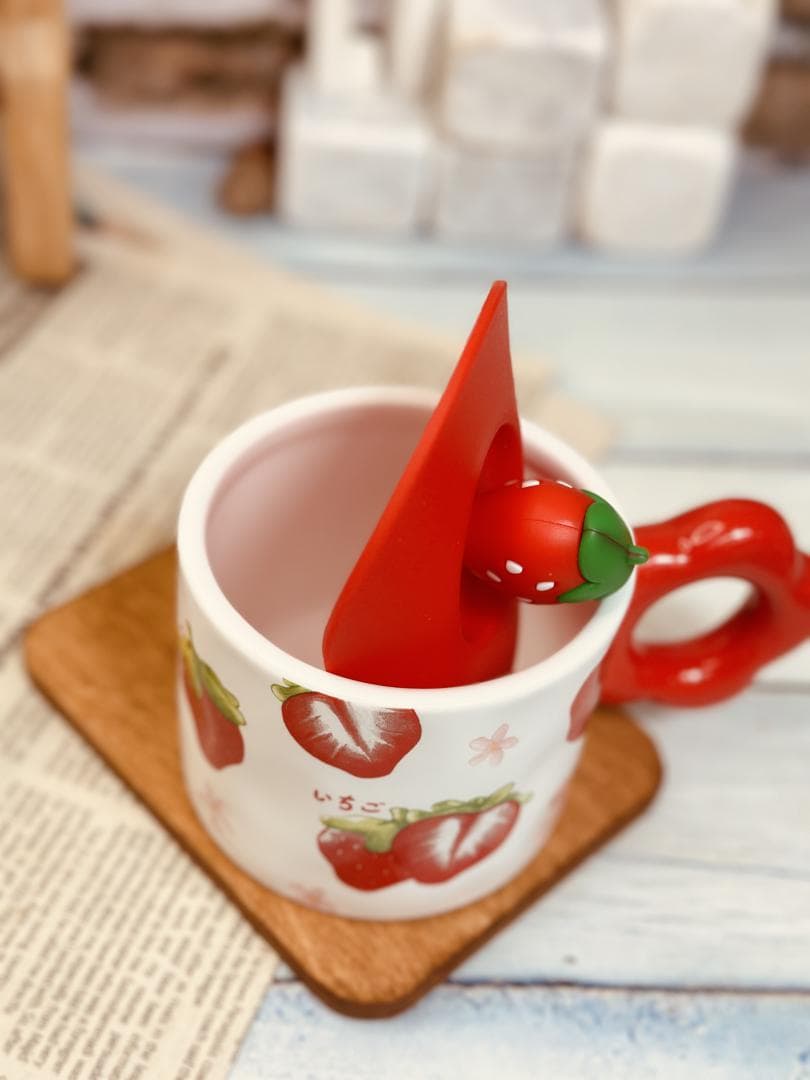 ماگ طرح توت فرنگی درب سیلیکونی کد 7886 — تصویر ۵