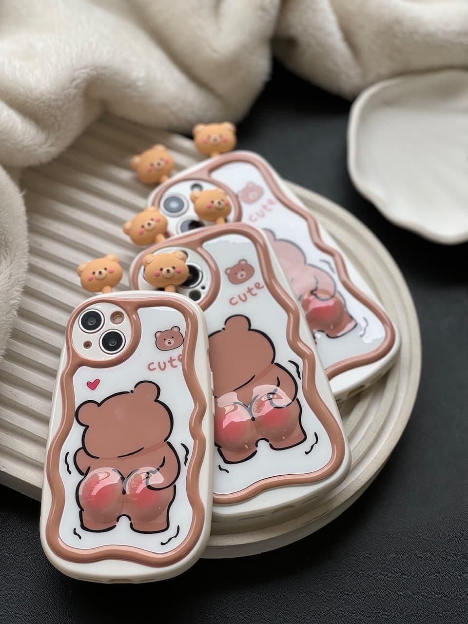 قاب آیفون Bear باسن برجسته — تصویر ۴