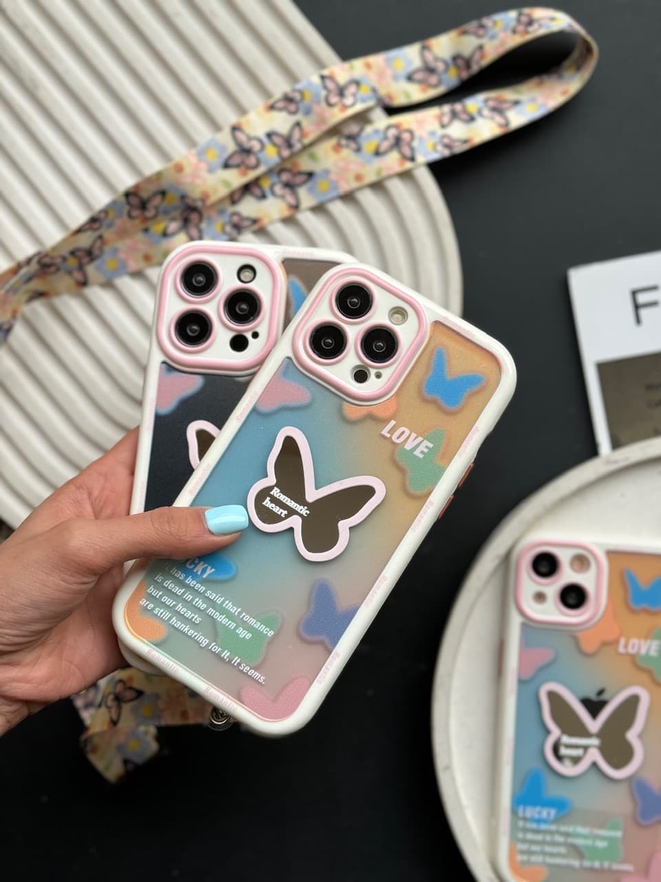 قاب آیفون Romantic Butterfly با بند پروانه ای — تصویر ۳