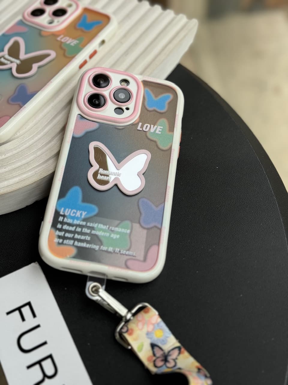 قاب آیفون Romantic Butterfly با بند پروانه ای — تصویر ۴