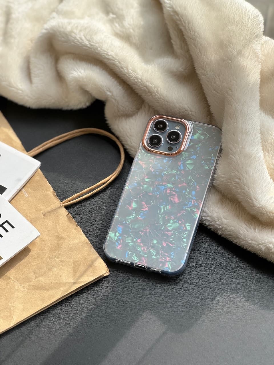 قاب آیفون Gold Camera یخی — تصویر ۴