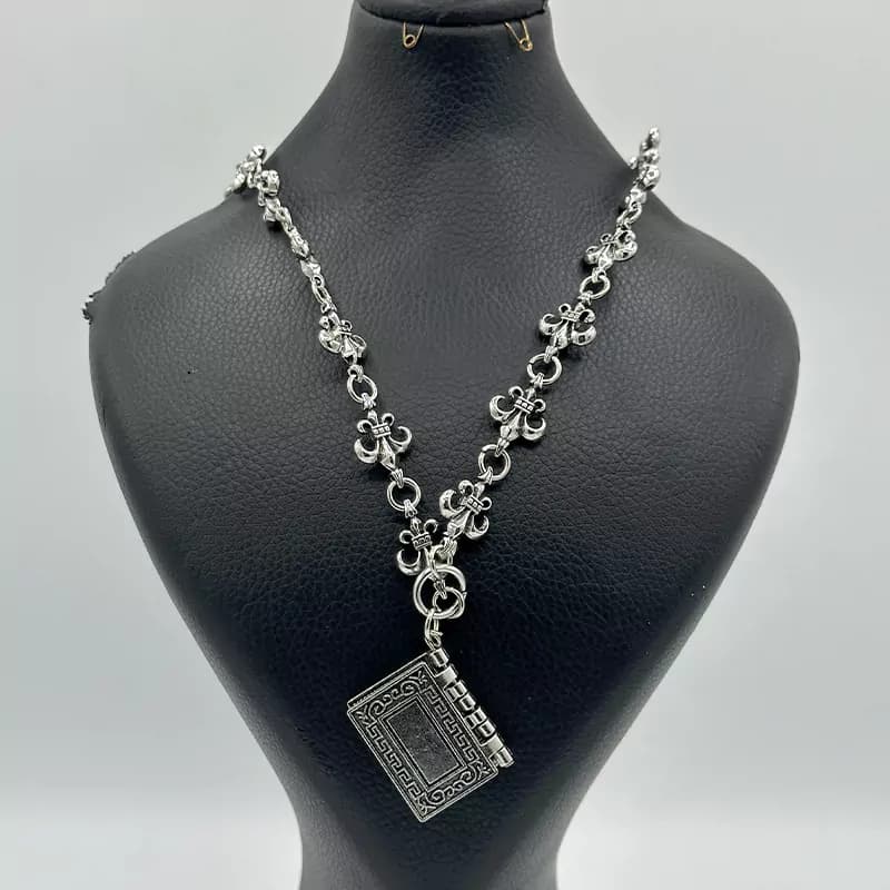 گردنبند کروم هارتز کد 11 (Chrome Hearts)