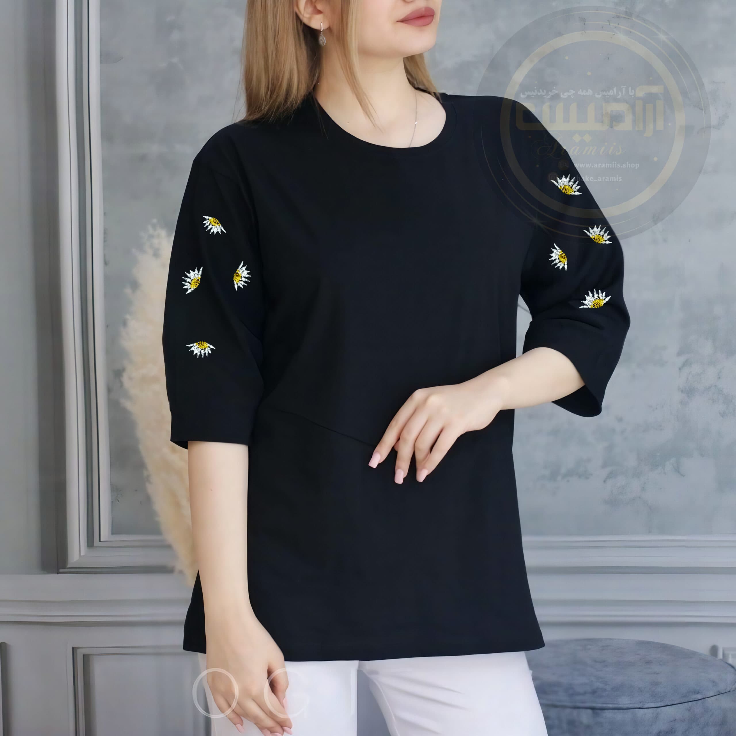 بلوز آستین گلدوزی بابونه مشکی — تصویر ۲