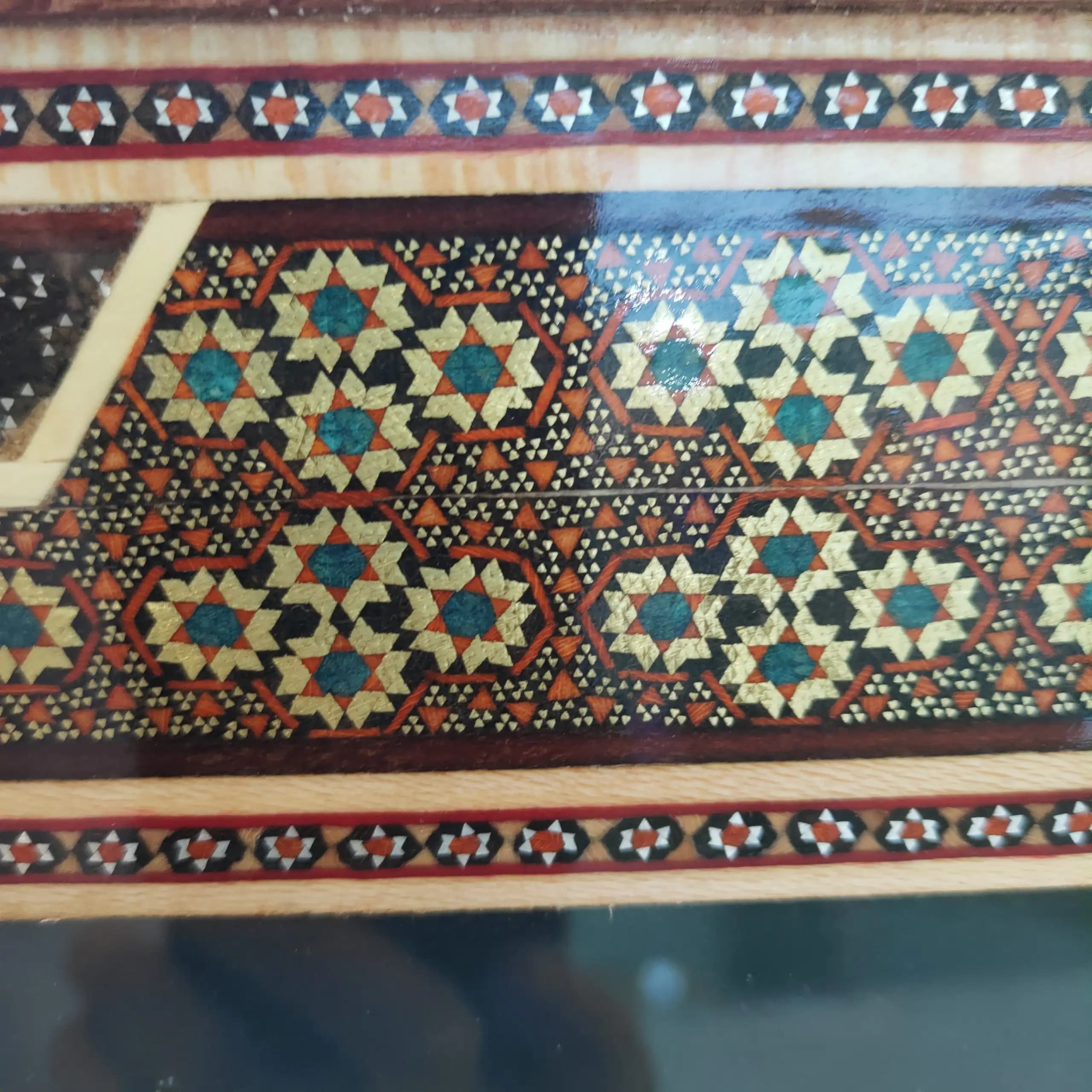 تابلو وان یکاد خاتم کاری و قلم زنی بی نظیر — تصویر ۴