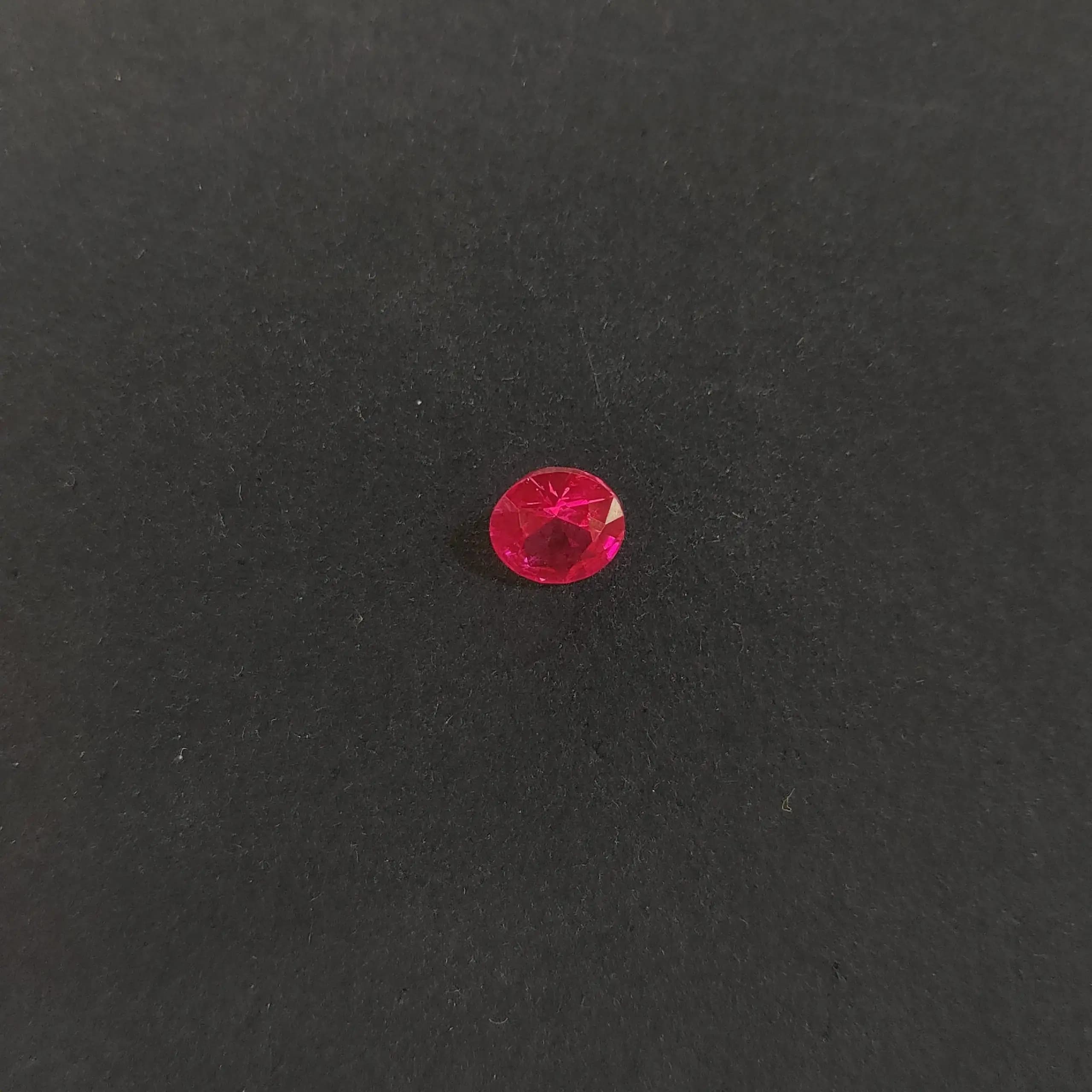 نگین کوبیک زیرکونیا قرمز — تصویر ۲