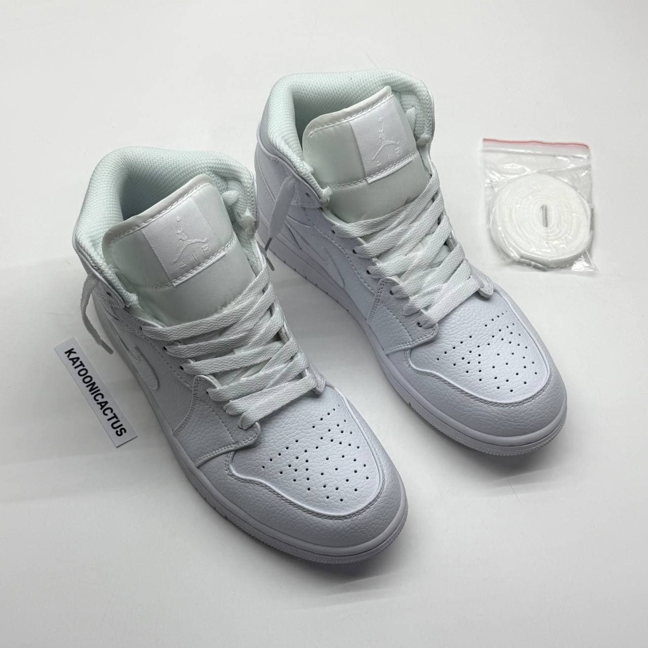 نایک ایر جردن وان ساقدار تریپل وایت NIKE AIR JORDAN 1 HIGH TRIPLE WHITE — تصویر ۲