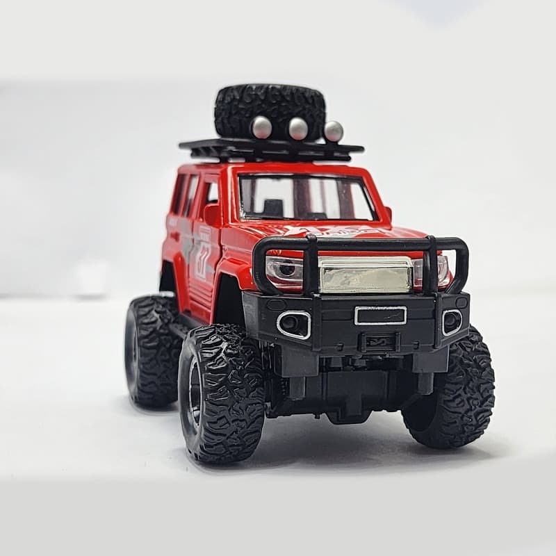 ماشین بازی ناب سل مدل آفرود فنردار TOYOTA طرح چراغدار — تصویر ۶