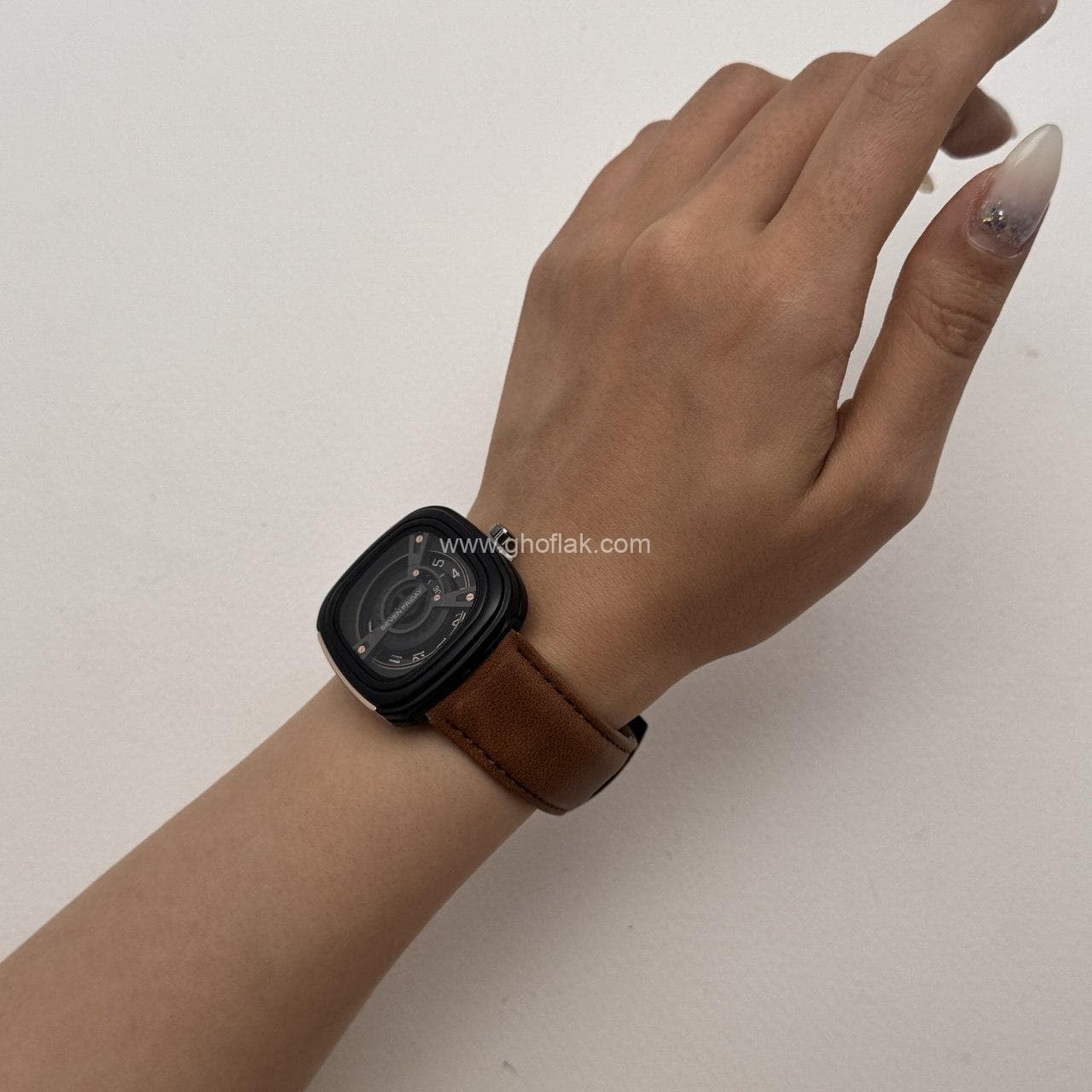 ساعت مچی seven Friday بند چرمی — تصویر ۵