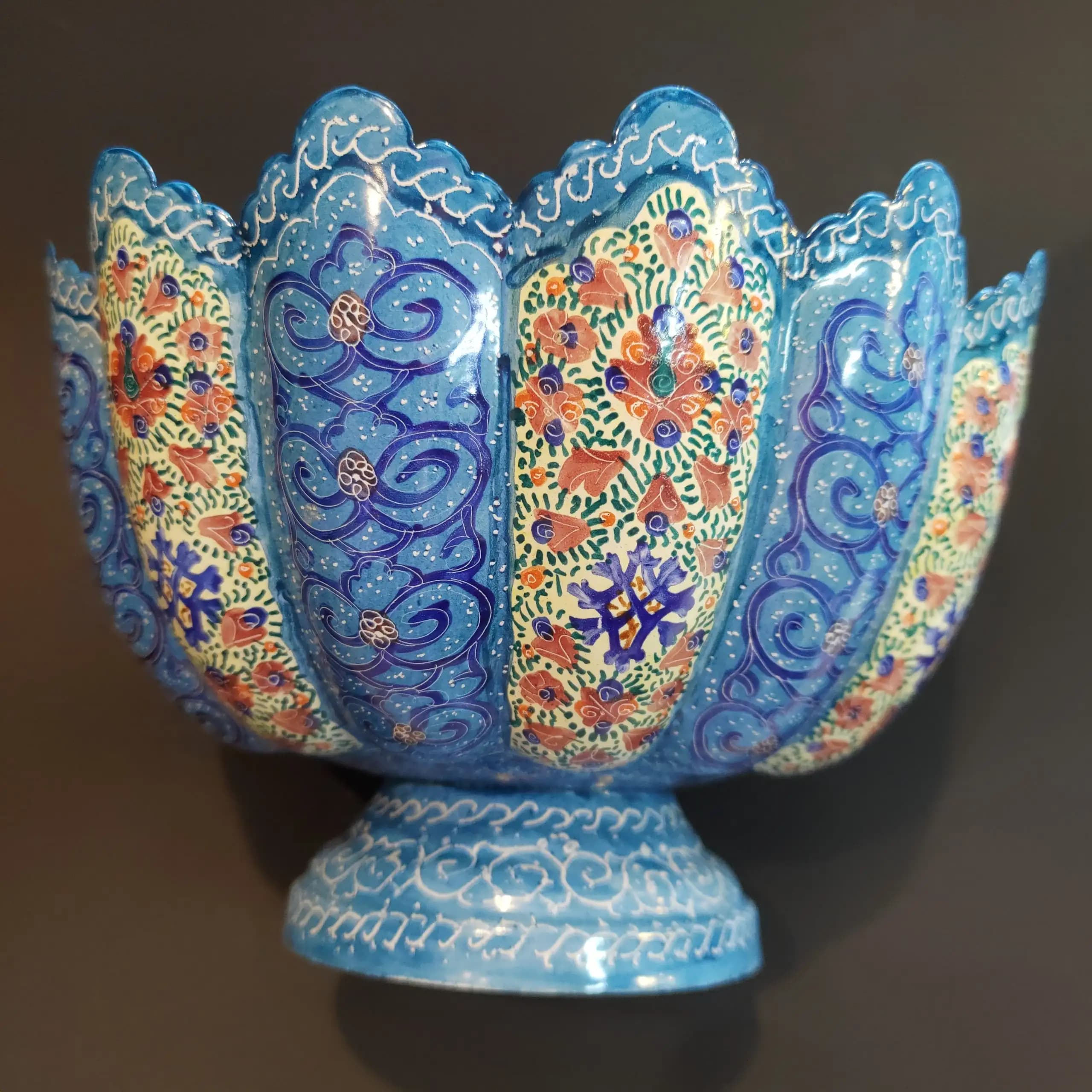 کاسه پایه دار مینا کاری مناسب برای آجیل خوری و میوه خوری