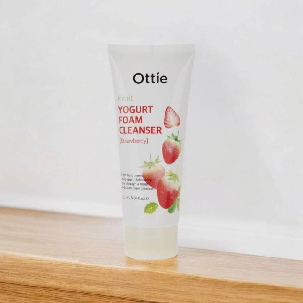 فوم شستشو صورت توت فرنگی اوتیOttie مدل Yogurt Foam Cleanser Strawberry — تصویر ۲