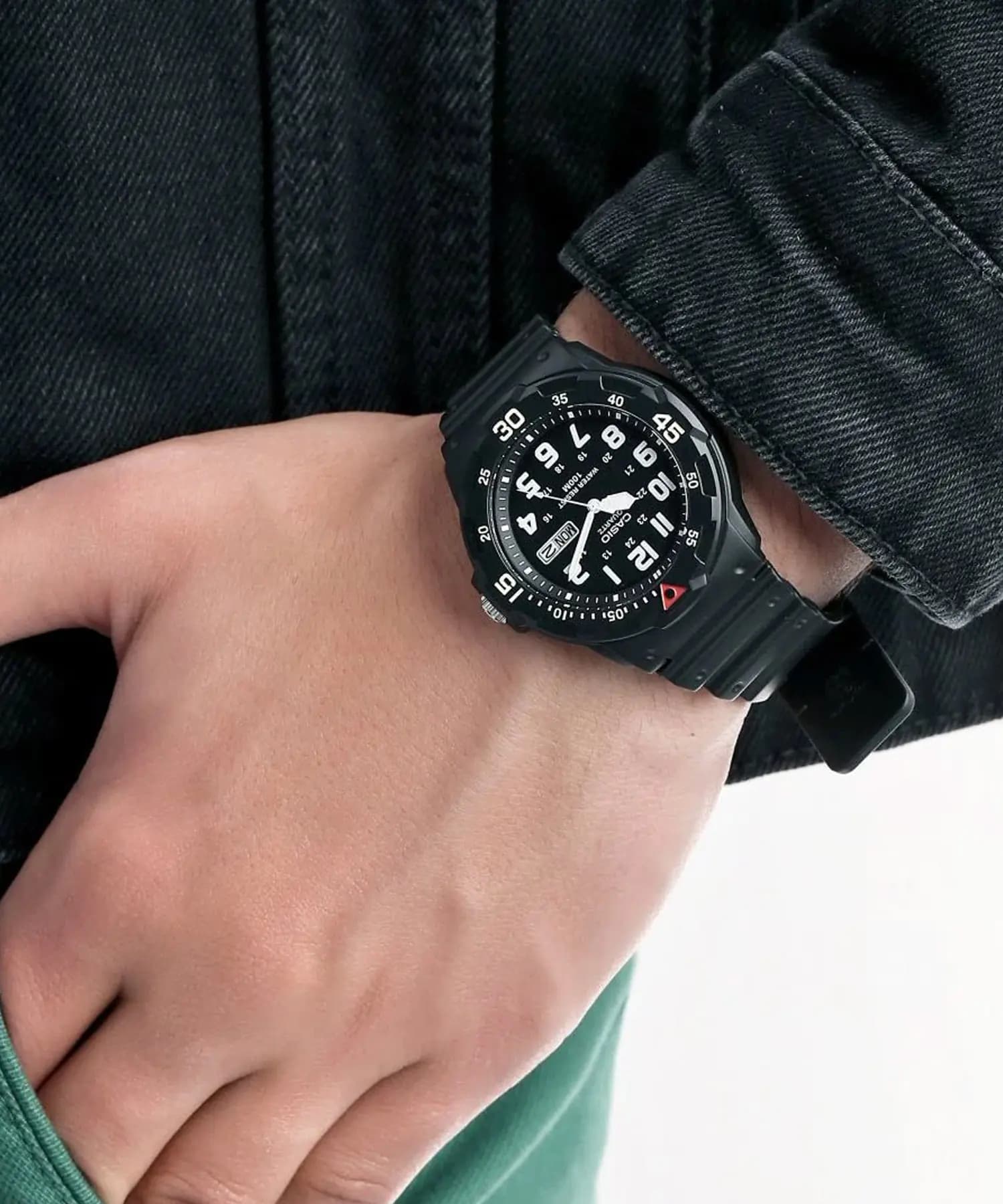 ساعت مچی مردانه اصل کاسیو (casio) زیرمجموعه استاندارد مدل MRW-200H-1BVDF — تصویر ۵