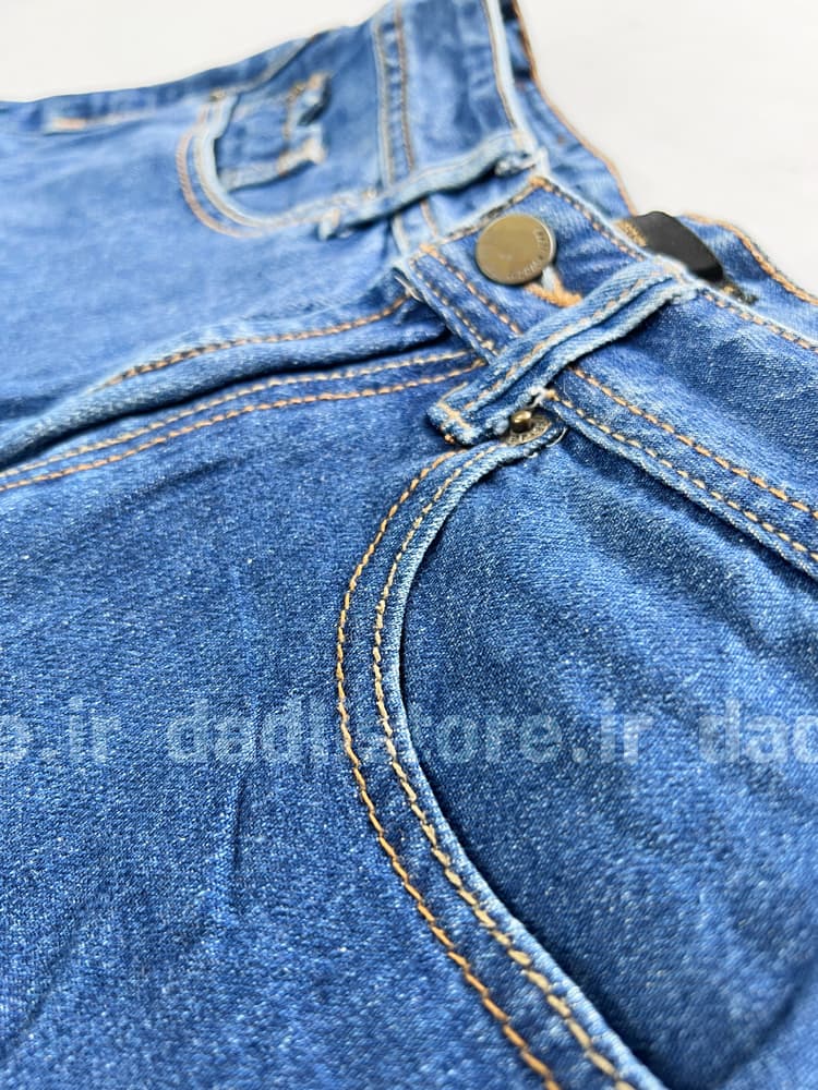 شورتک کوتاه جین ساده — تصویر ۳