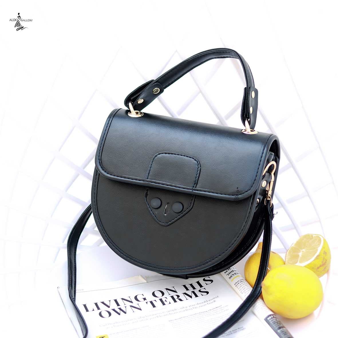 کیف نیم دایره مگارا — تصویر ۷