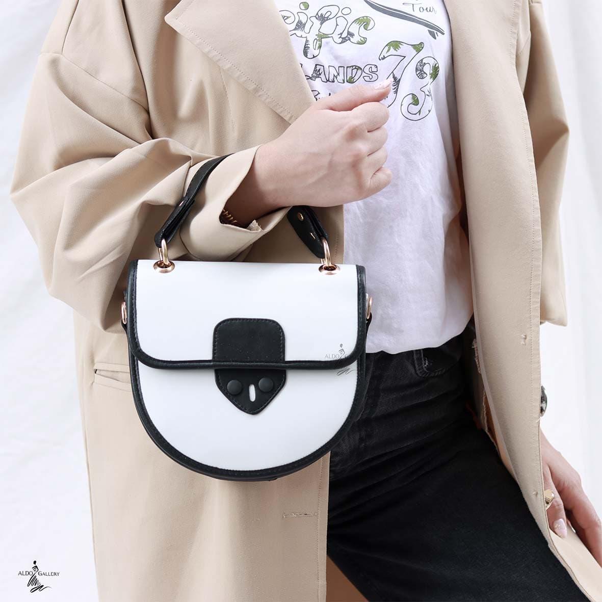 کیف نیم دایره مگارا — تصویر ۴