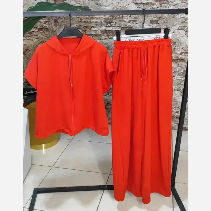 ست کراپ شلوار زنانه مدل ارینا پارچه پنبه گلکسی فریسایز 38 تا 44 — تصویر ۲