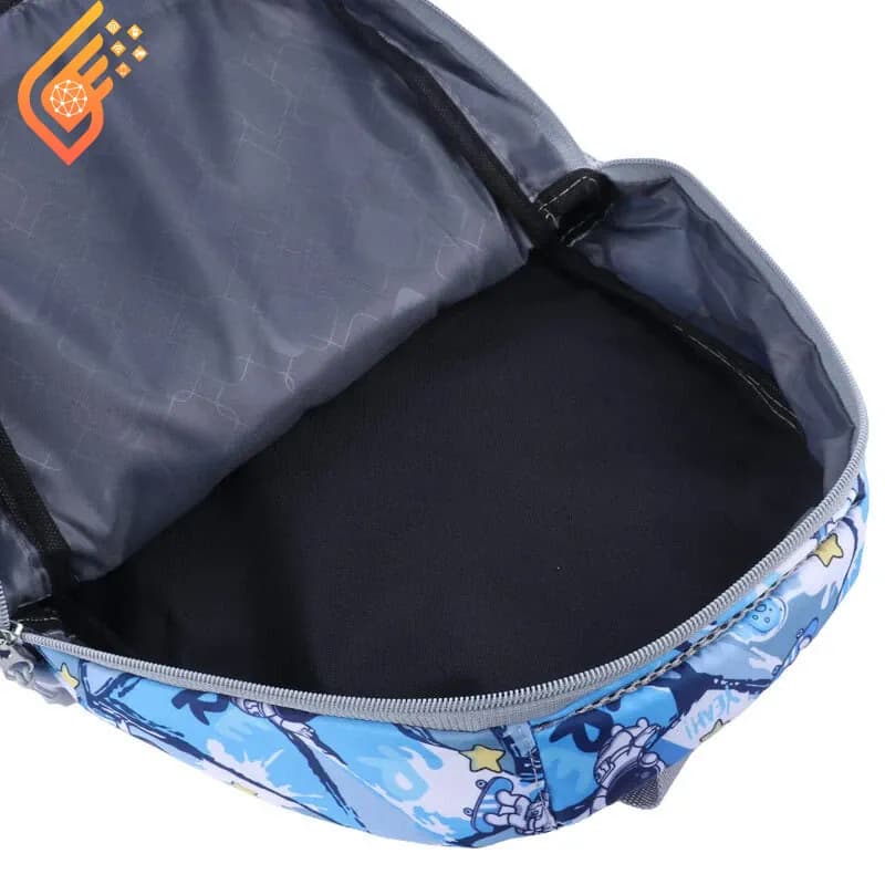 کیف کوله پشتی مدرسه کد D01010 طرح فضانورد آبی — تصویر ۲