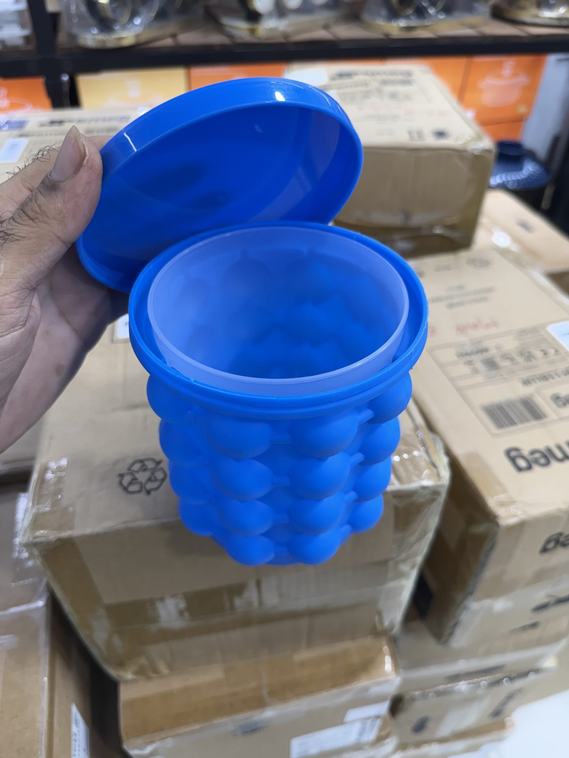 یخ‌ساز سیلیکونی دو محفظه‌ای Ice Cube Maker Genie با درب هوابند، مناسب فریزر و مسافرت |اورجینال(عمده و تک) — تصویر ۵