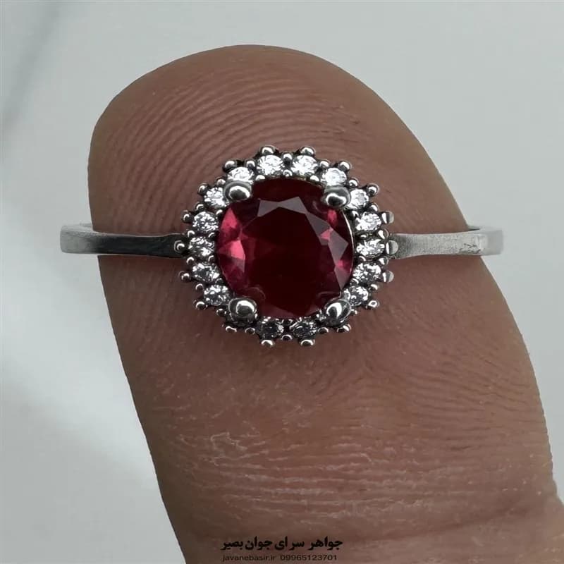انگشتر یاقوت سرخابی با هاله نگین و رکاب نقره ۹۲۵