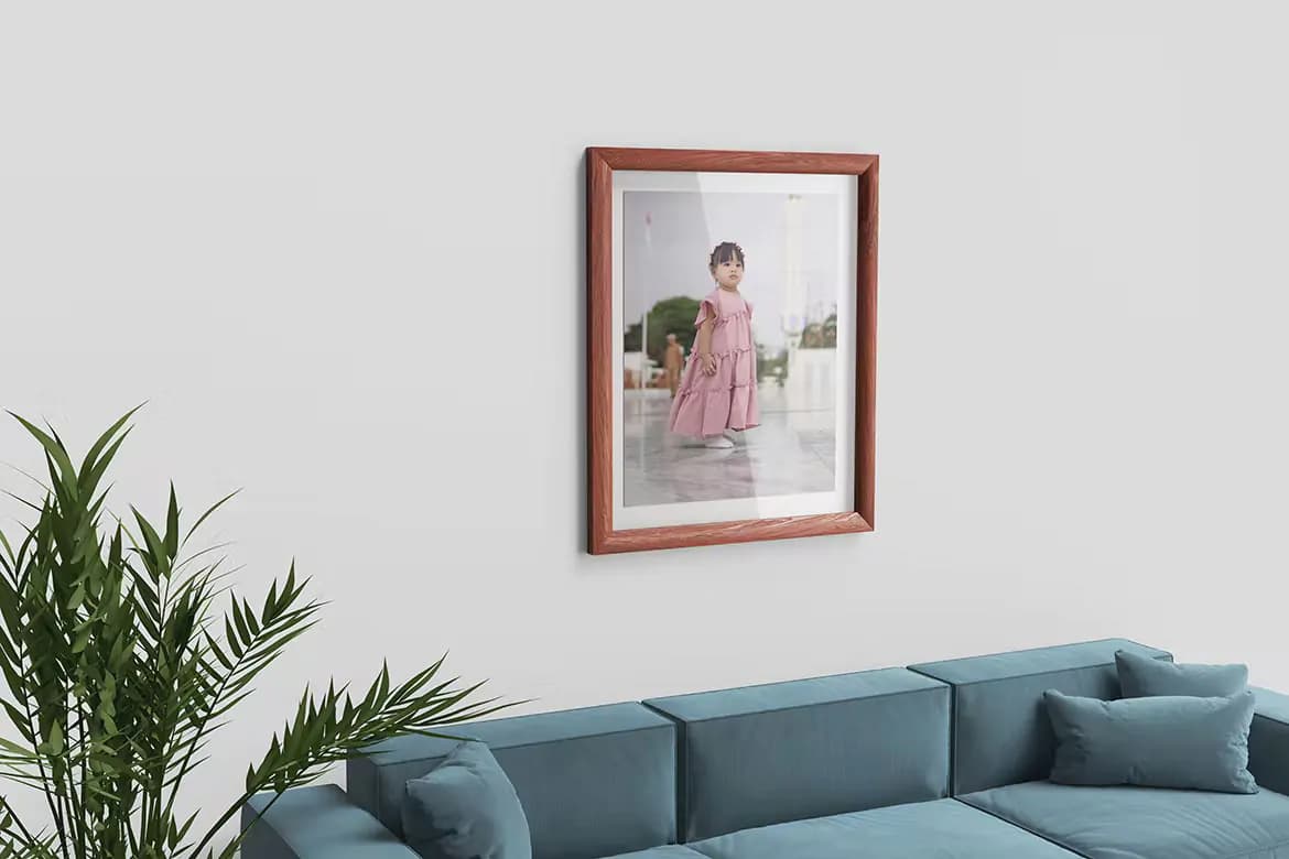 موکاپ قاب عکس چوبی — تصویر ۴