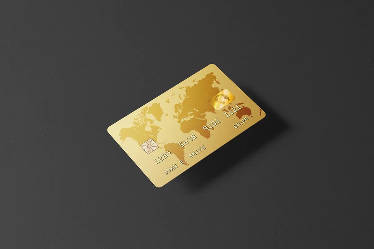 موکاپ کارت اعتباری طلایی — تصویر ۶