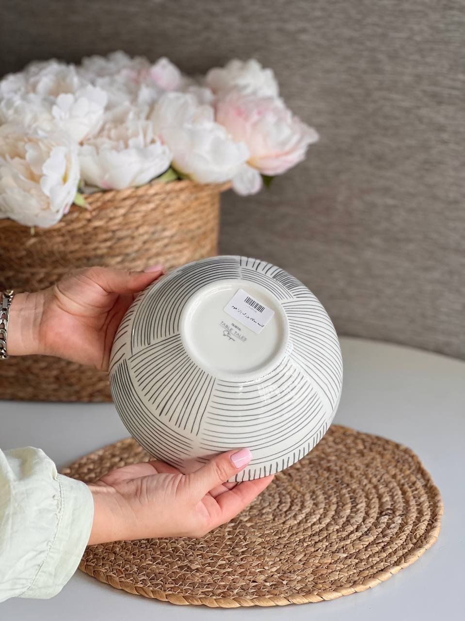 کاسه سالاد بزرگ GUSTA کد 23294 طرح خط دار مشکی — تصویر ۳