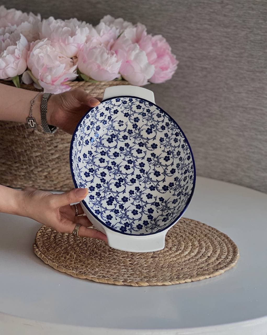 تابه سرامیکی بیضی دنی هوم- سایز بزرگ طرح گل سرمه ای — تصویر ۳