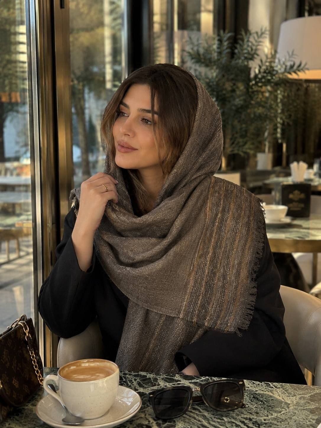 شال پاییزه ولورا — تصویر ۲