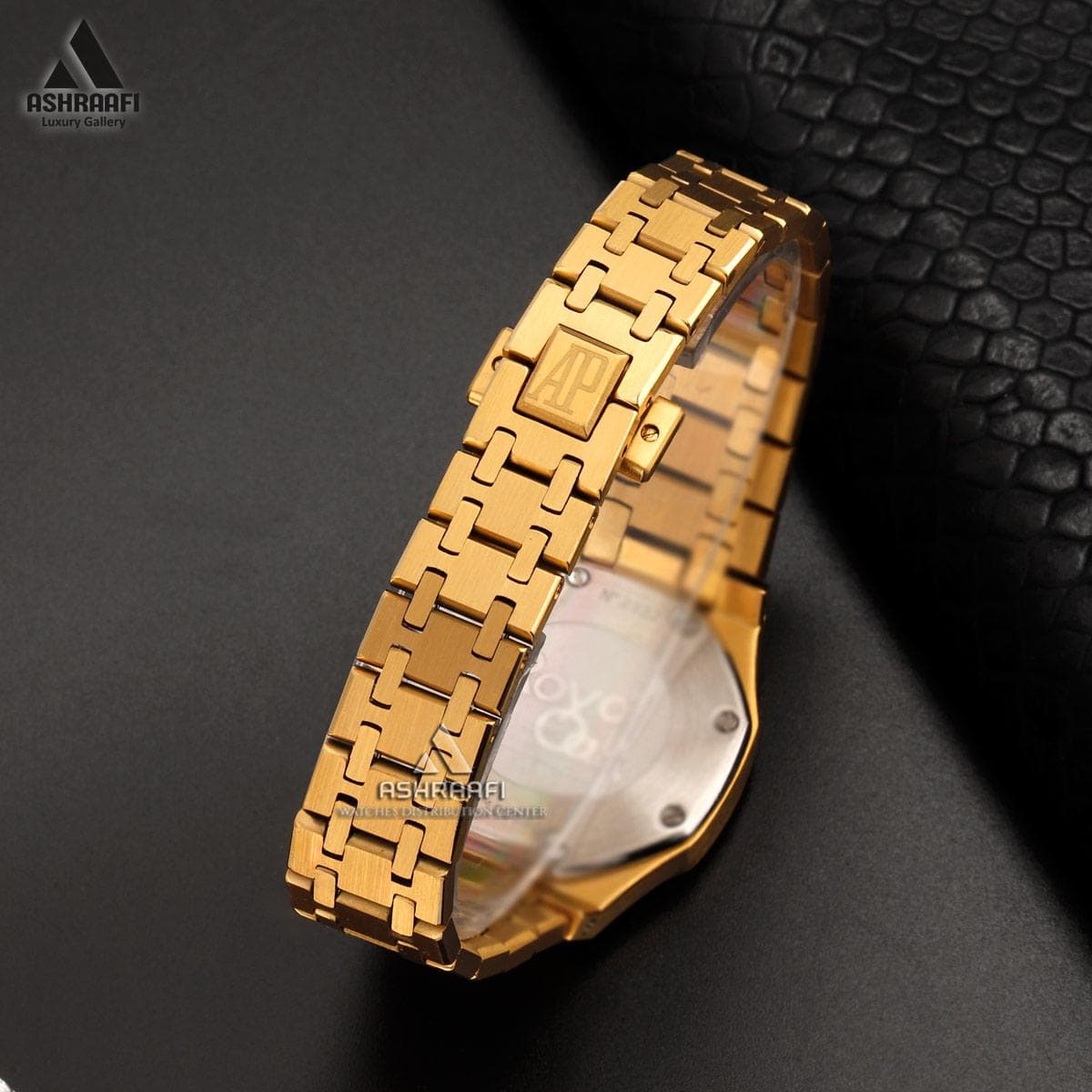 ساعت زنانه‌ای پی طلایی Audemars Piguet Royal Oak GK58 — تصویر ۴