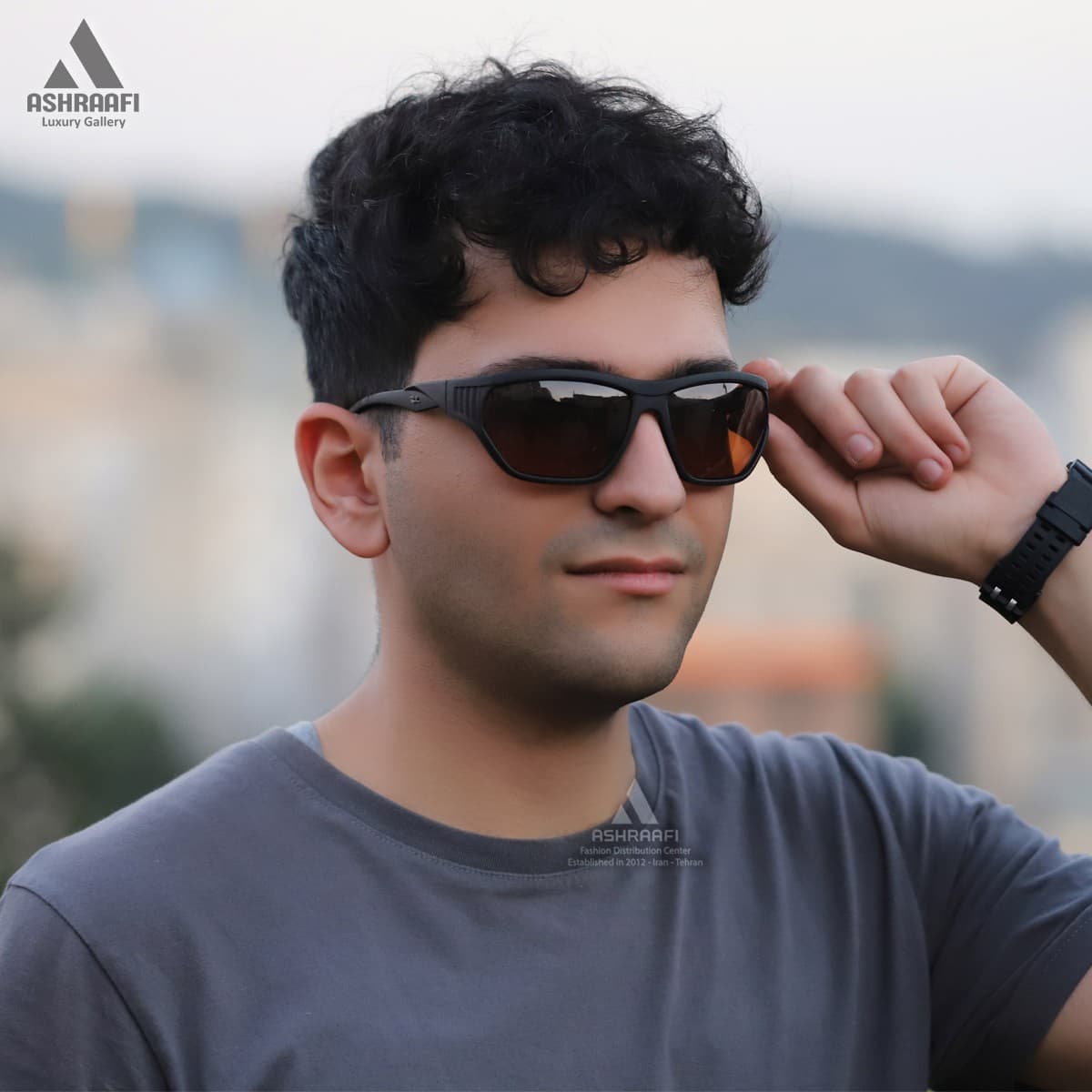 عینک آفتابی ریبن Ray-Ban P9215 — تصویر ۵