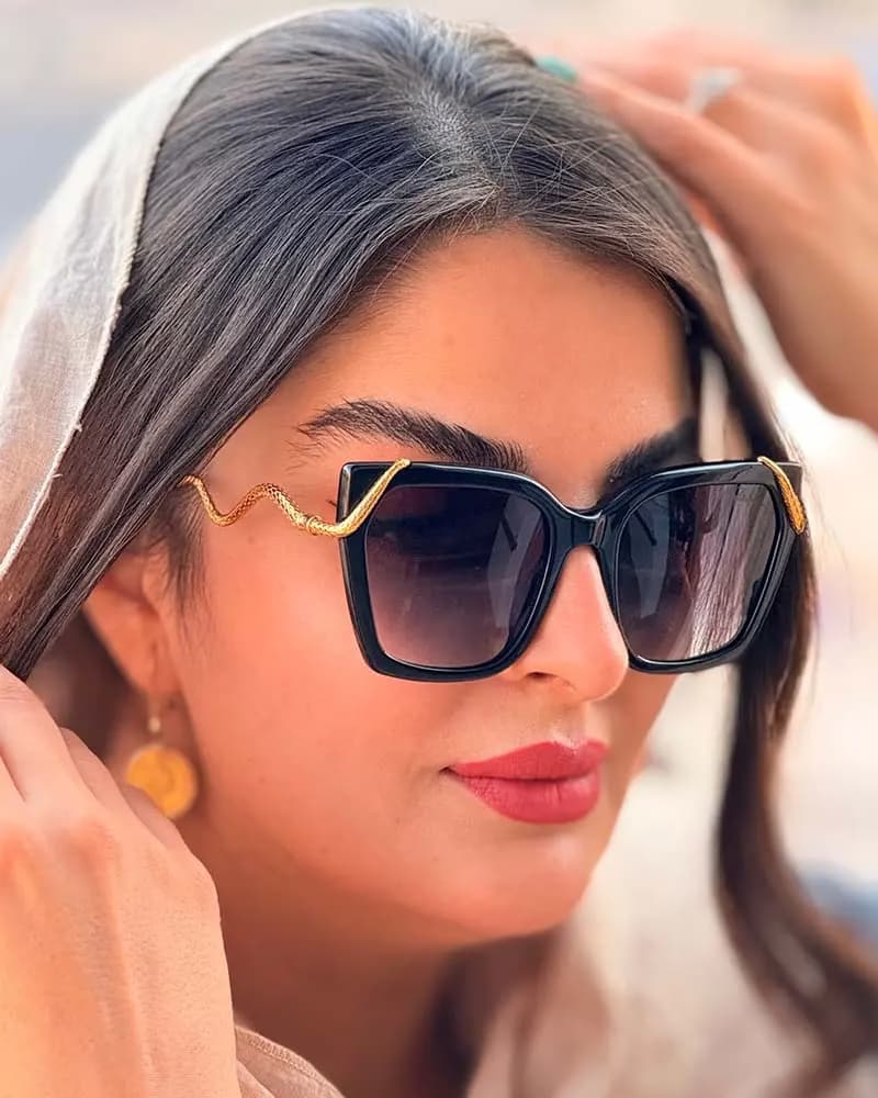 عینک آفتابی زنانه روبرتو کاوالی مدل ROBERTO CAVALLI SRC034M — تصویر ۲