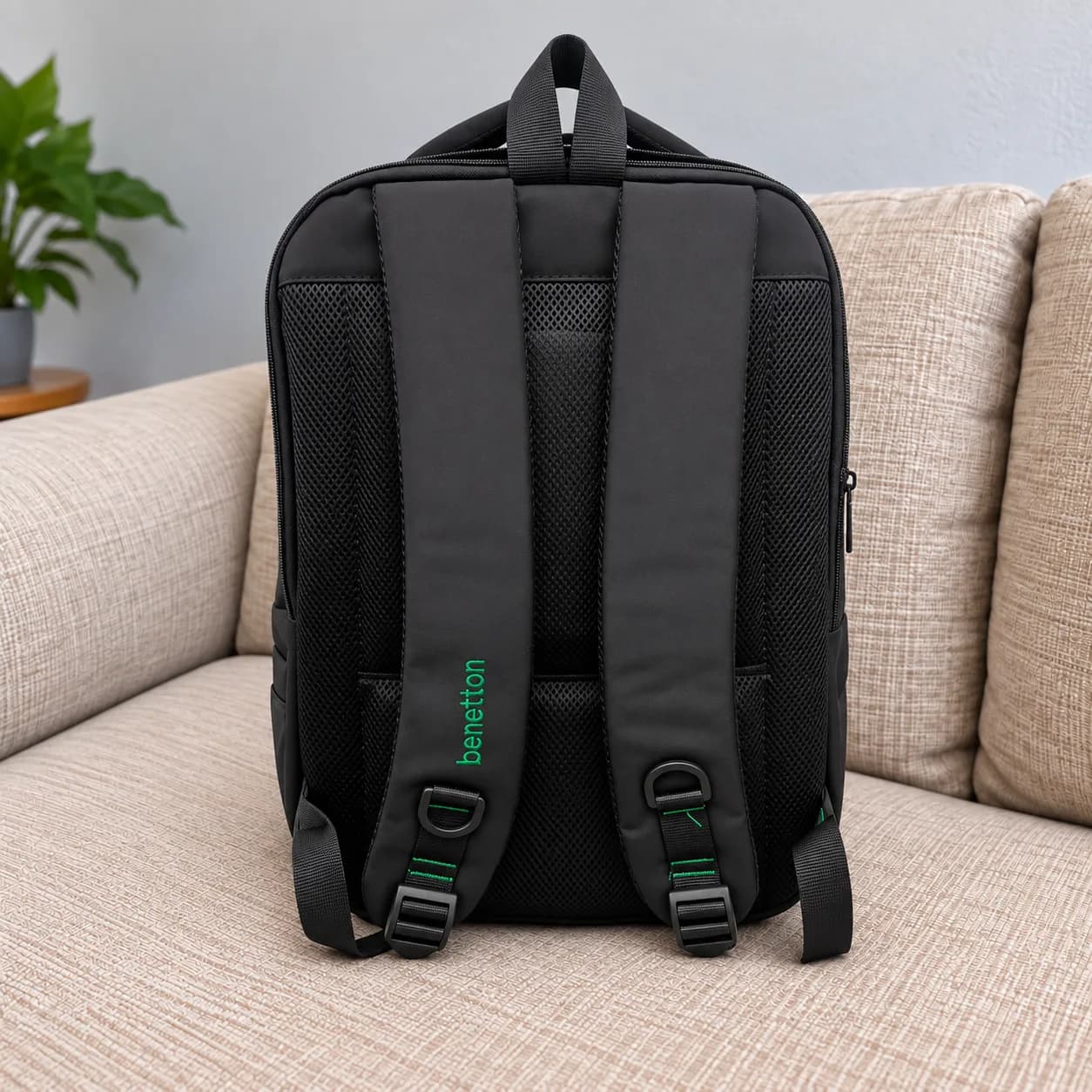 کوله پشتی لپ تاپ بنتون Benetton مشکی — تصویر ۴