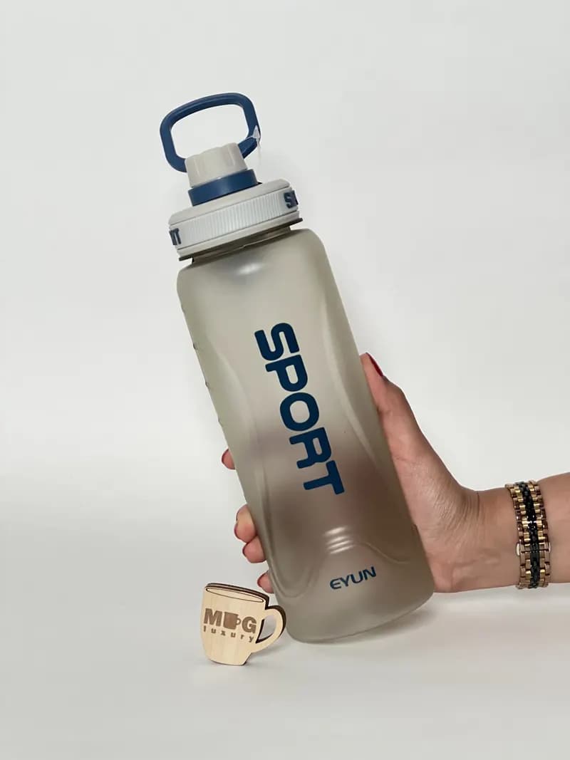 قمقمه EYUN آسان نوش دار Sport دسته دار درب پیچی 1000 میل — تصویر ۲