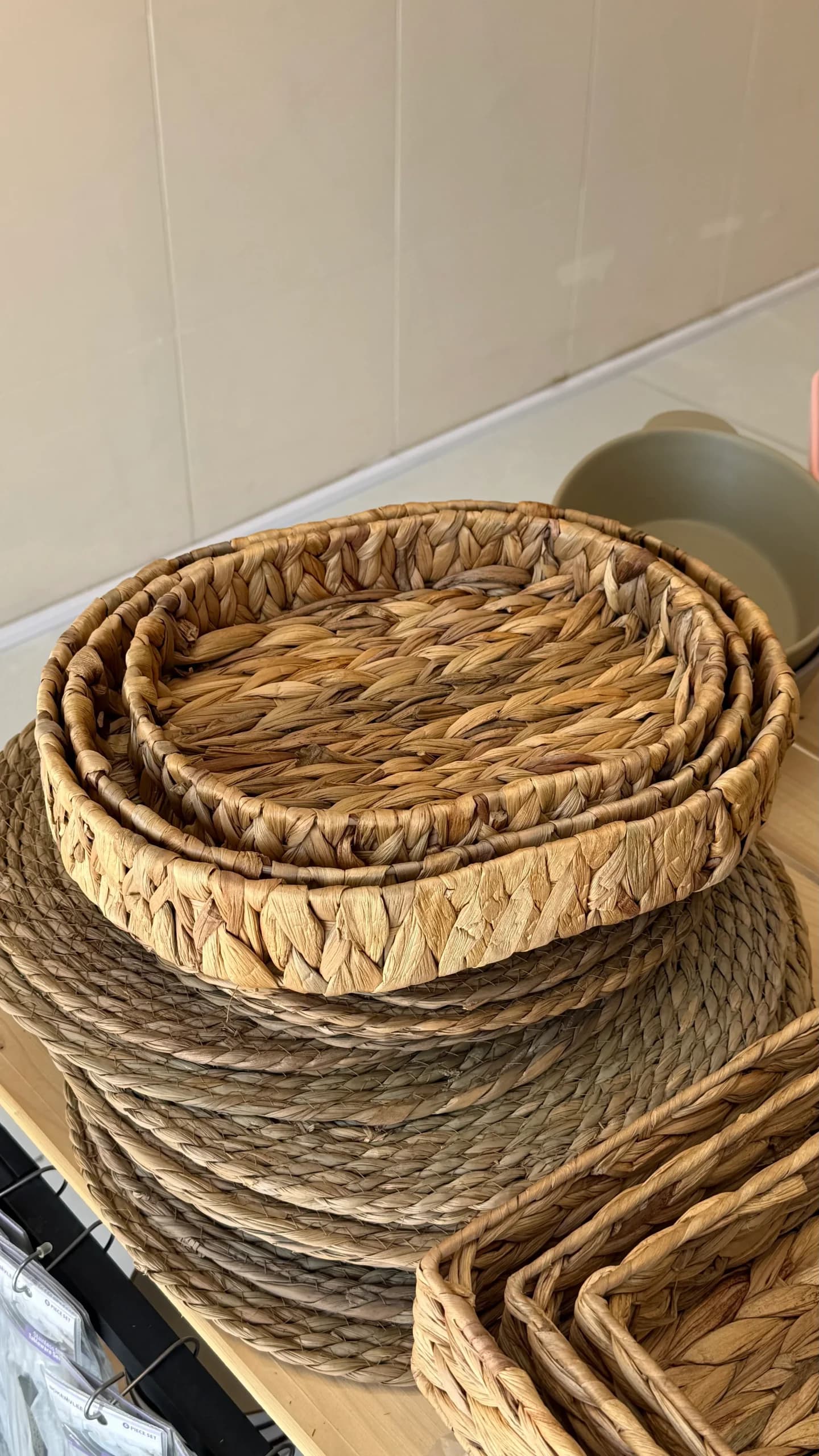 سبد حصیری الیاف طبیعی وارداتی بیضی — تصویر ۲
