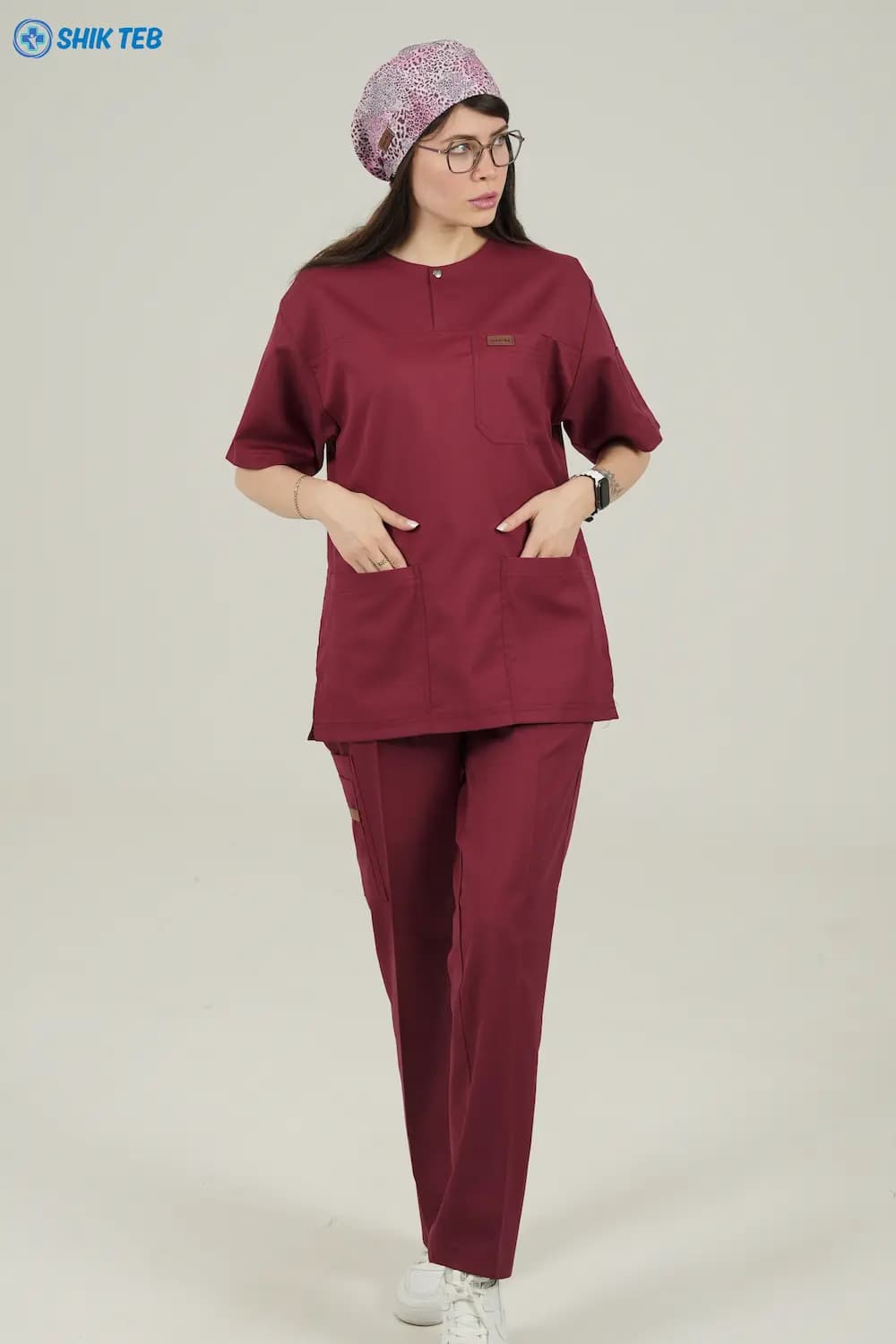 ست اسکراب پزشکی یقه گرد زرشکی — تصویر ۲