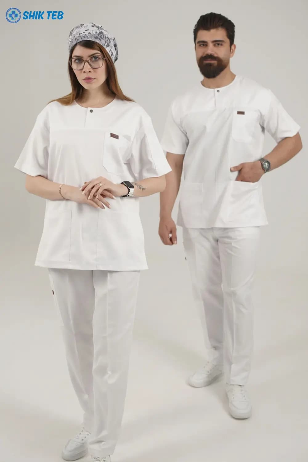 اسکراب پزشکی یقه گرد سفید بدون جنسیت