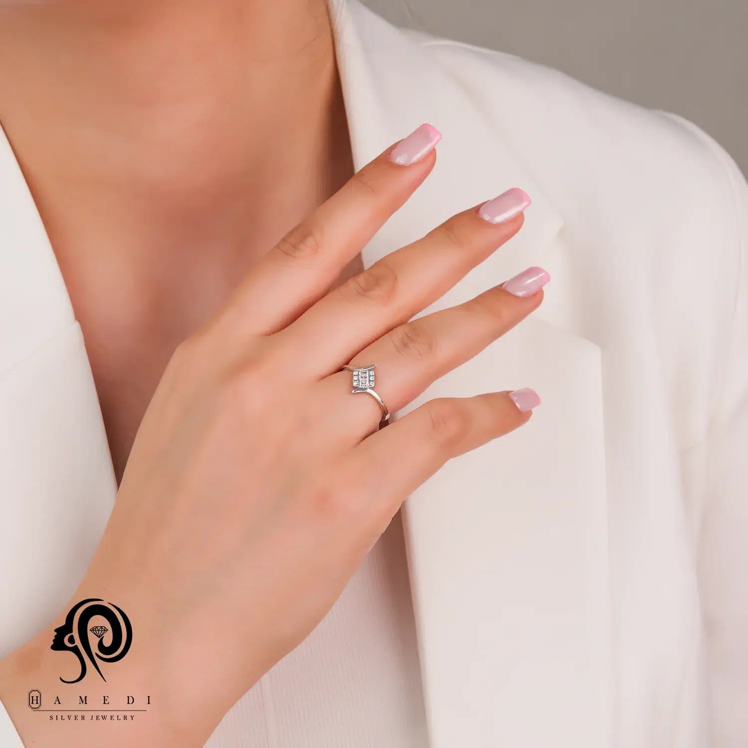 انگشتر مجلسی نقره زنانه مدل RI E121 — تصویر ۲