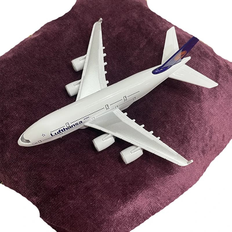 هواپیمای بازی مدل Lufthansa Airbus کد A380 — تصویر ۵