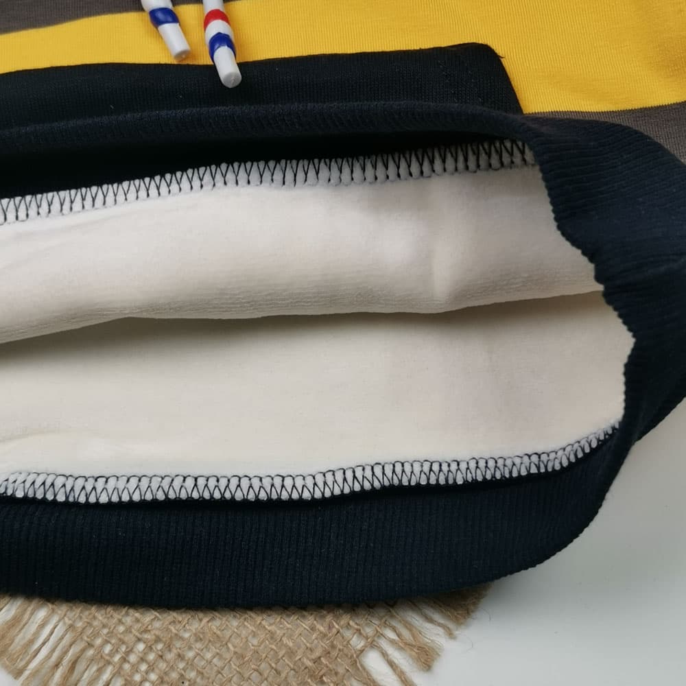 هودی نوزادی پسرانه آستین بلند طرح راه راه تو کرک خردلی رنگ — تصویر ۸