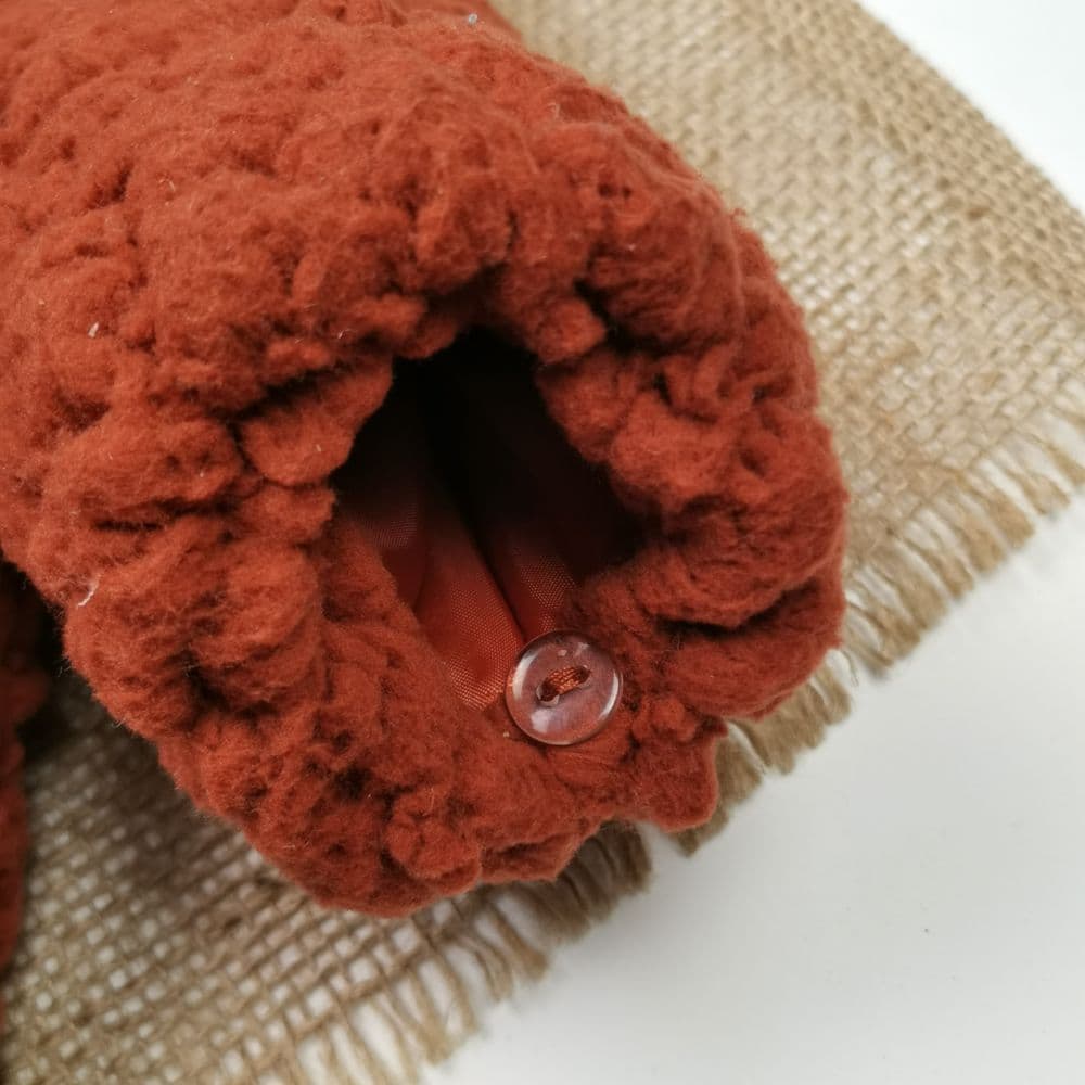 کاپشن نوزادی آستین بلند طرح تدی آستر دار و دستکش دار آجری رنگ – 1 تا 2 ماه — تصویر ۵