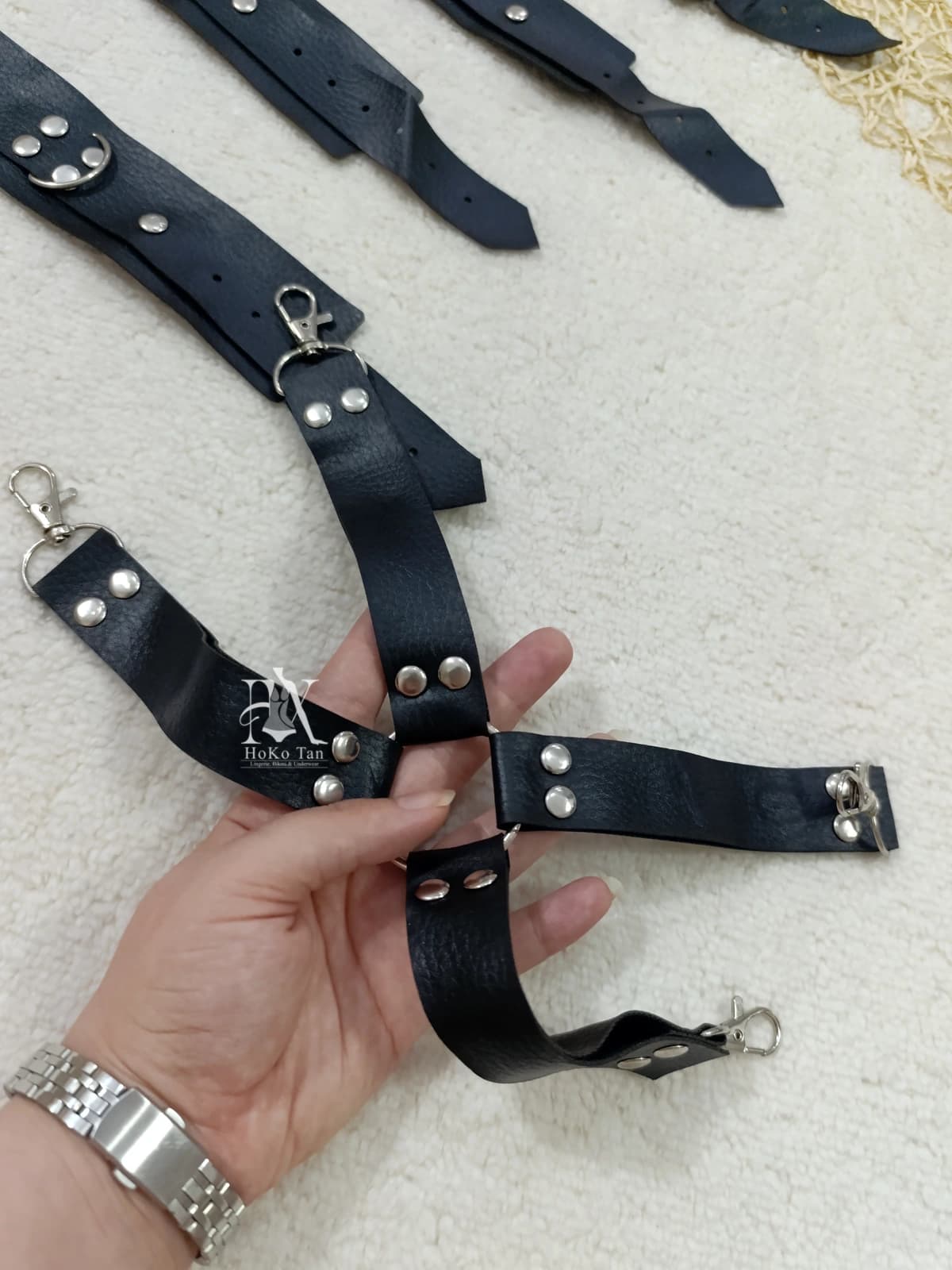 گارتر چرم 5 تیکه کاریشما کد 8554 — تصویر ۳